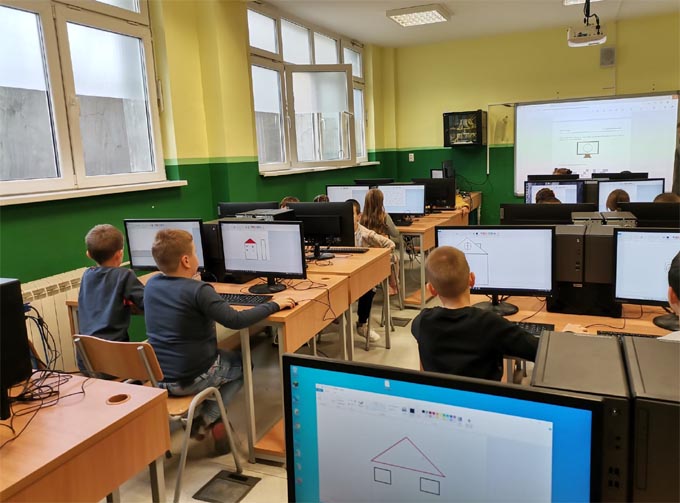 Млађи разреди у дигиталном кабинету