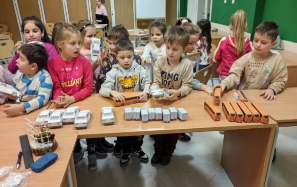 Сваштаоница – Пажљиво у саобраћају!