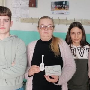 Mодел гитаре и грамофона