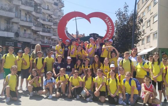 „Дружећи се учимо“