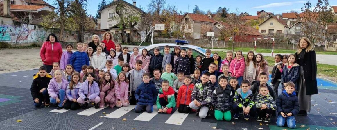 Безбедност деце у саобраћају