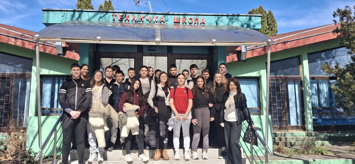 Посета осмака Техничкој школи