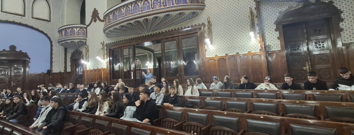 Heading Osmi Екскурзија ученика осмог разреда