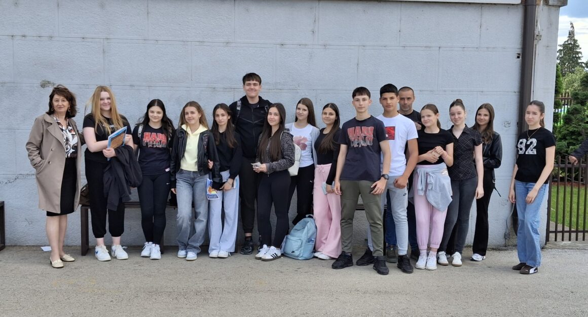 1000024797 Сајам образовања
