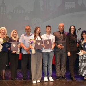 Heading nagrada Јавно признање за постигнуте резултате у области образовања и васпитања